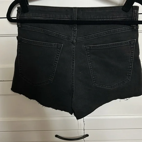 NWT Abercrombie & Fitch High Rise Short - Black - 29/8 - Picture 4 of 4